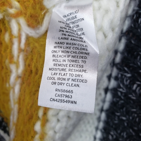 Caslon Mixed Stripe V-neck Pullover
2X - Picture 8 of 11